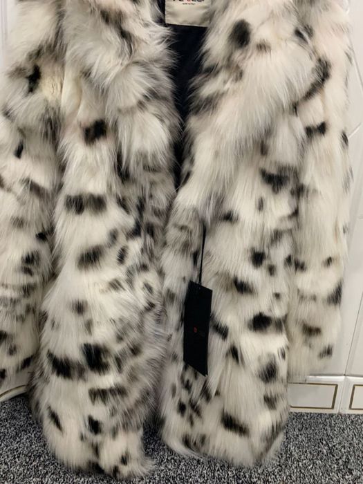 Продается шуба , натуральная рысь новая .