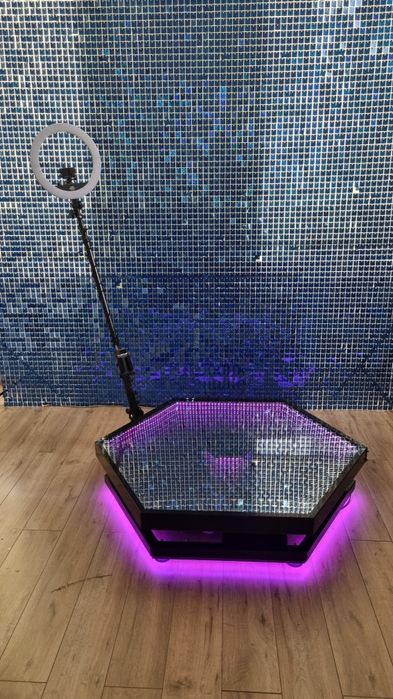 Producator Platforma video 360 Video  Booth  SMART