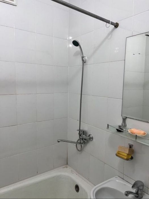 Квартира в Яккасарайском районе  1/4/5 балкон 2×3  пл.39кв.м