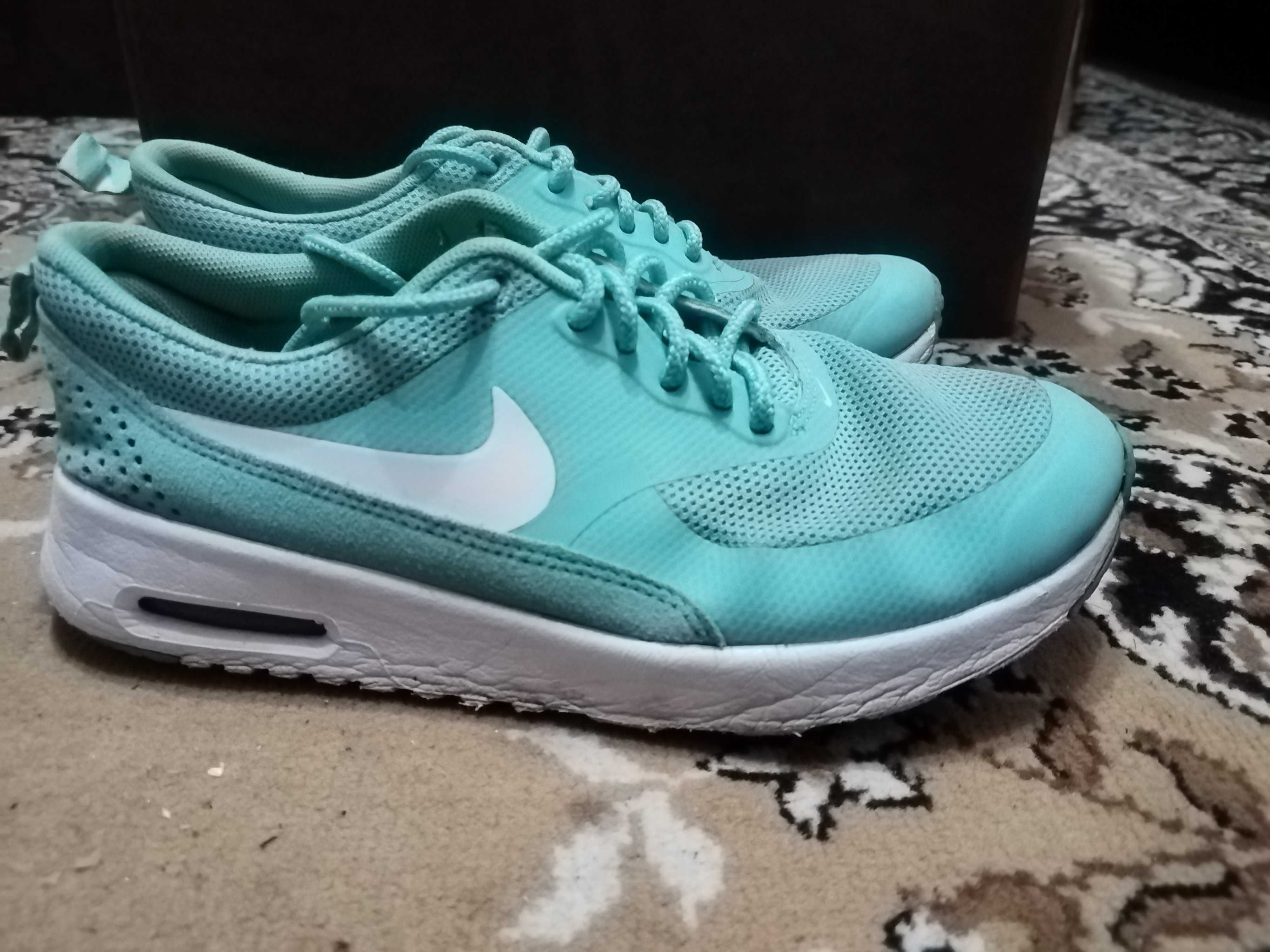Дамски маратонки Nike