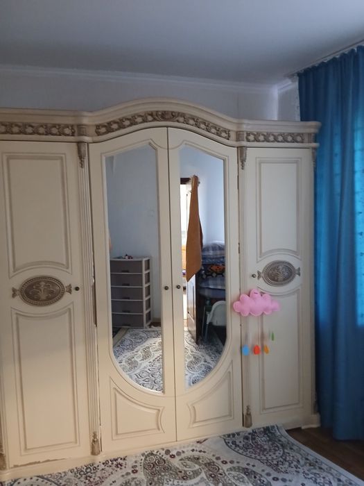 В хорошом состояние шкаф 200/210