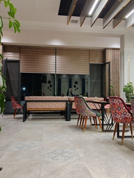 Jalyuzichi qizdan jalyuzi