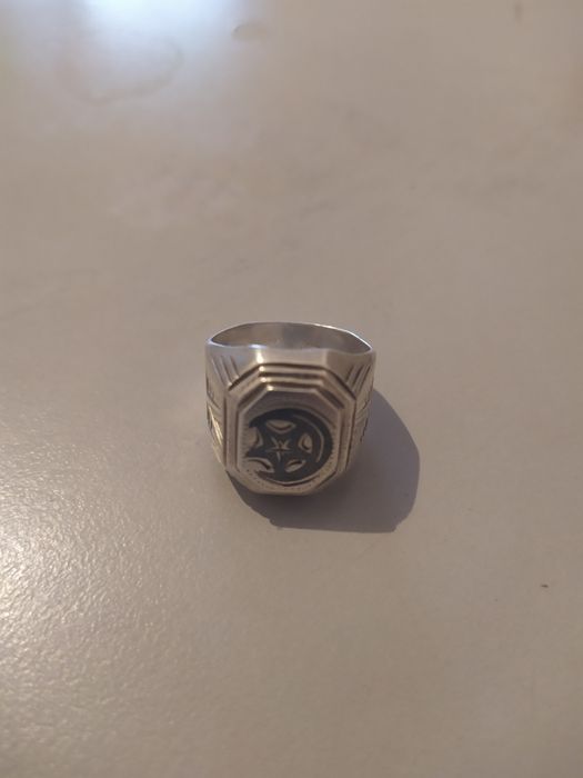 Продам серебряный перстень литой