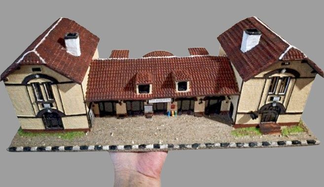 Продавам авторски бутиков модел на жп гара-колекционерски уникат