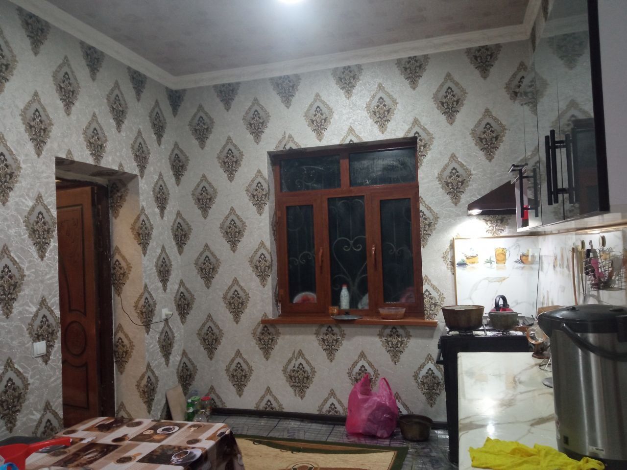 Янгийул.тум. Халкабод. Уч егочда  участка сотилади. 6 сот 3 хона