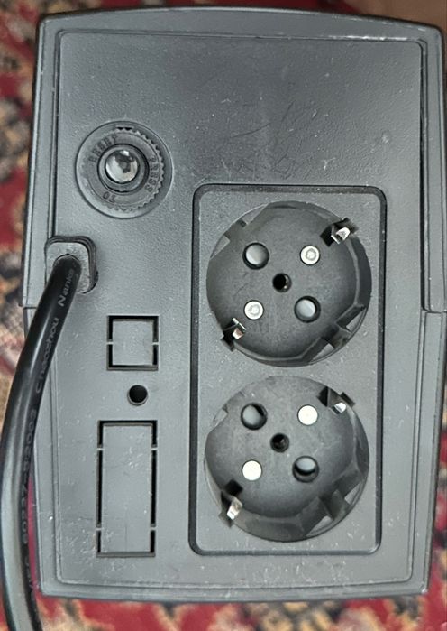 Бесперебойник AVT-600 AVR