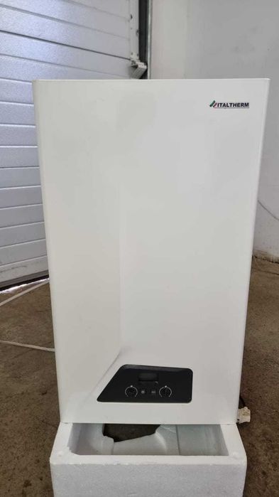 Продается рабочий б/у настенный котел ITALTHERM 240 в Уральске