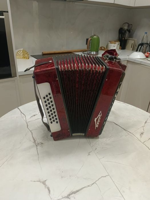 Продам гармонь Чайка М314