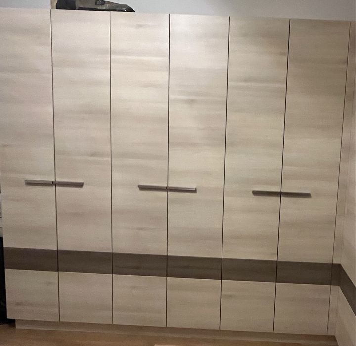 продавам модулен гардероб