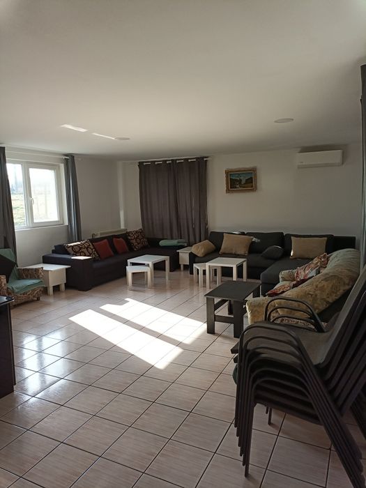 Lacul Surduc, casă/ cabana pe mal de închiriat/jacuzzi revelion ocupat