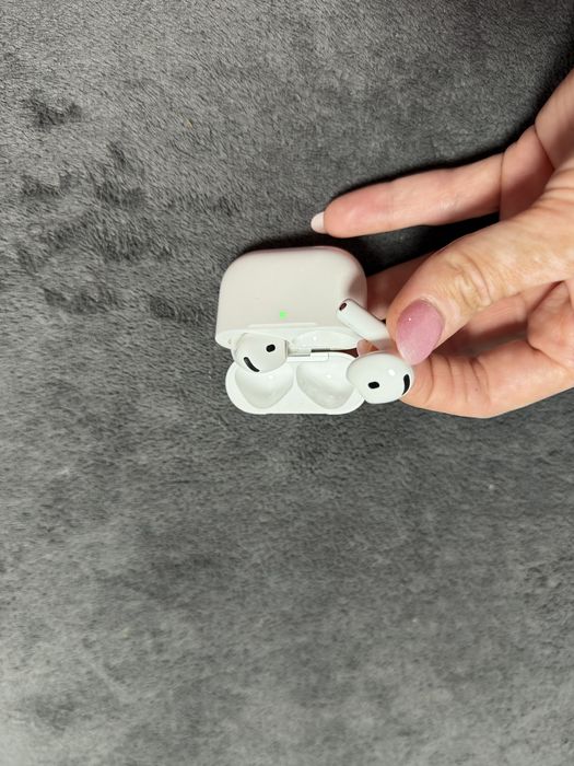 Слушалки AirPods