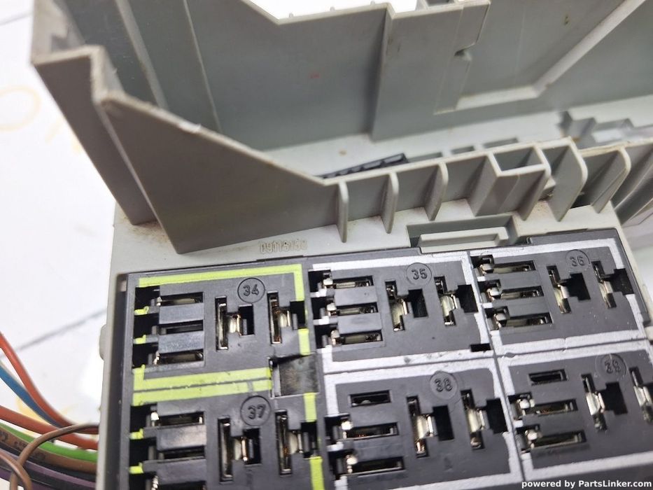 Panou sigurante OPEL CORSA C (F08, F68, X01) [ 2000 - 2009 ] 1.2 (Z 12 XE) 55KW|75HP OEM 09115150