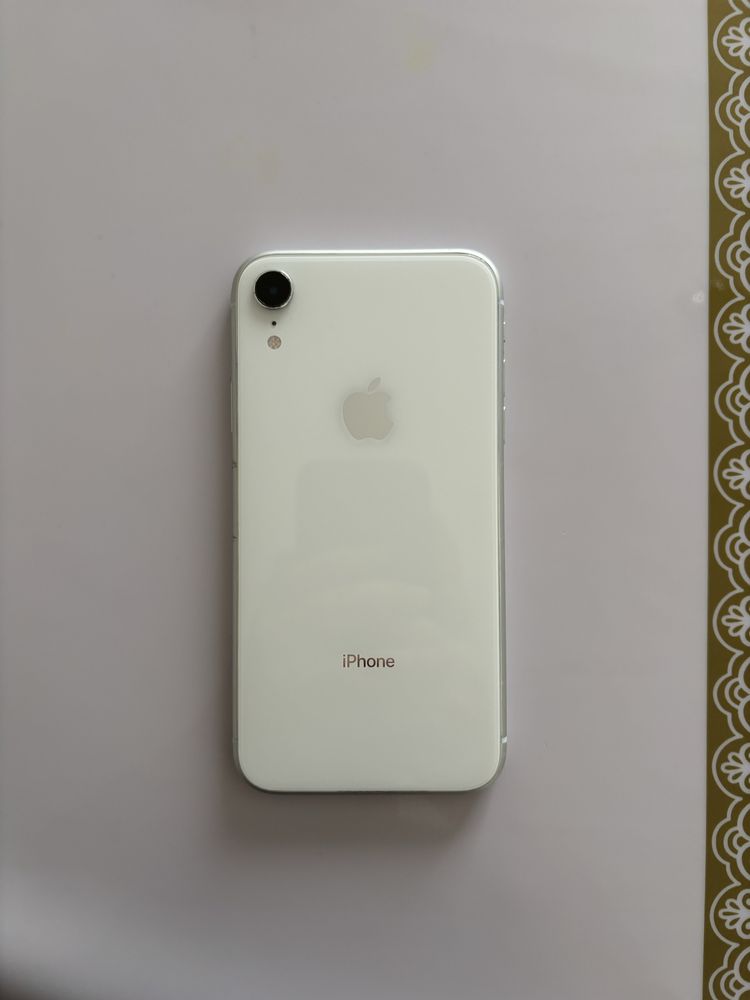 iPhone XR 128 ГБ в отличном состоянии