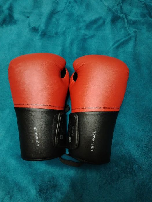 Боксерские перчатки 10oz в отличном состоянии