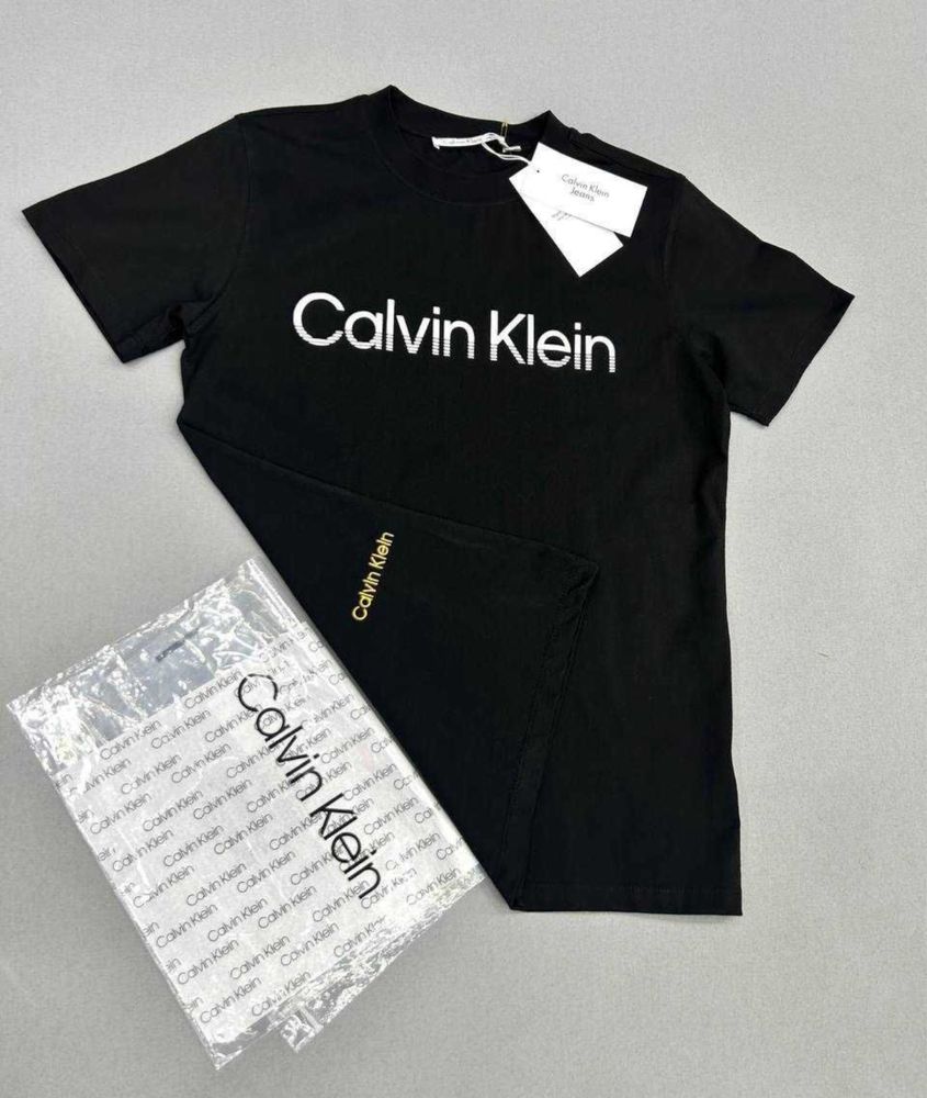 Tricou Calvin Klein CK