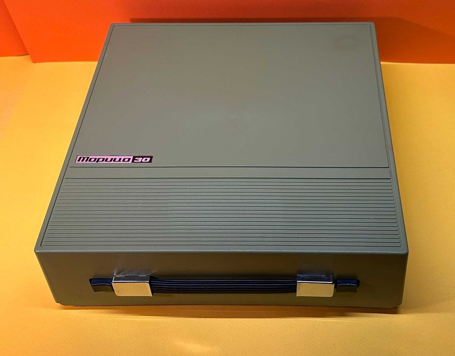 Пишеща Машина Марица 30 с нова лента  клавиатура Кирилица обслужена