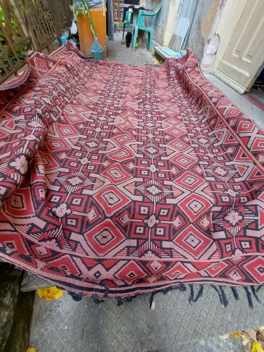 2  броя  килими  черга  и 3 броя юргани