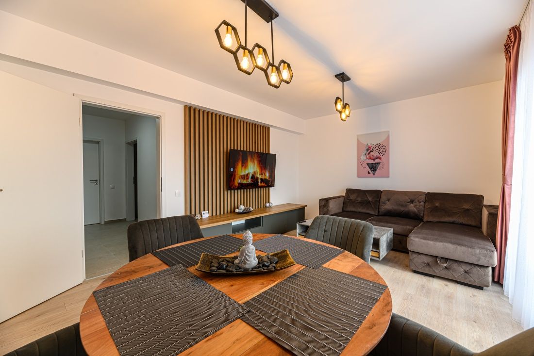 Apartamente cazare regim hotelier Brasov coresi / centru, chrie