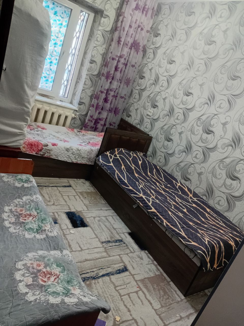Algaritm 31 kvartl 3 honali uy  4hona qilingan 4/4 etaj gishtli 77 ser