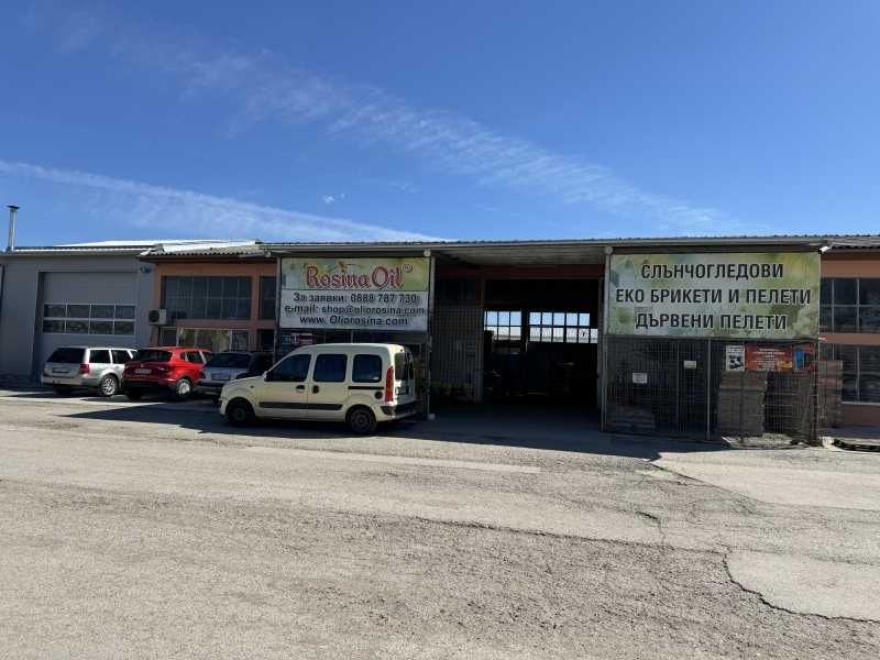 Продава се Промишлена сграда в с. Ресен, Област Велико Търново - 5726 кв.м за 197 €/кв.м - Снимка #1