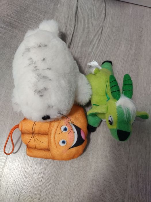 Комплект---Детска китара , занимателна игра и три плюшени играчки