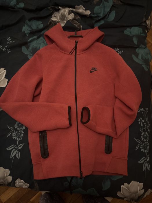 Nike tech fleece червен
