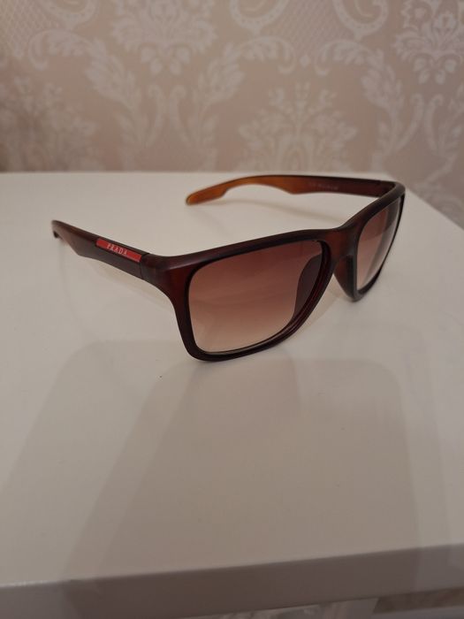 Ochelari Prada deosebiti