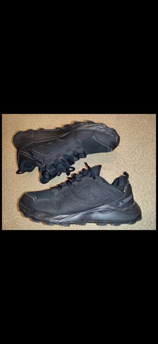 Оригинални обувки Adidas  Gore-Tex, 44 номер