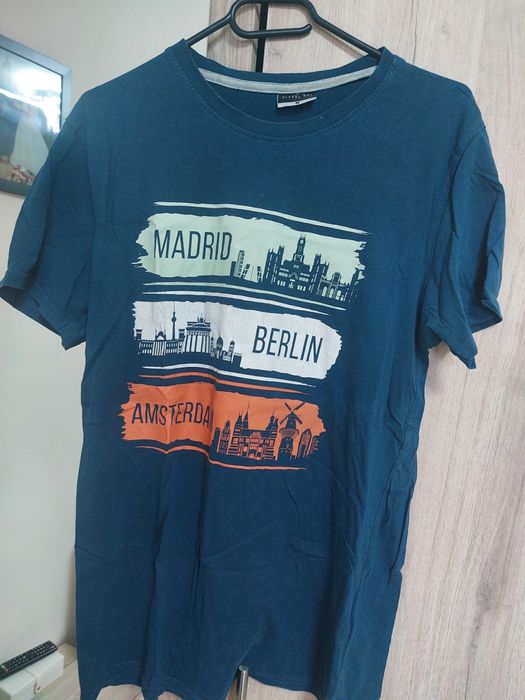 De vânzare bluze scurte pt bărbați