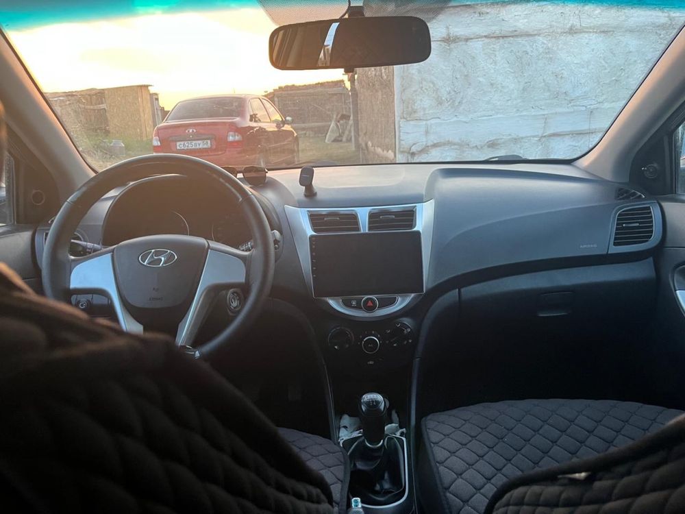 Hyundai solaris 2010