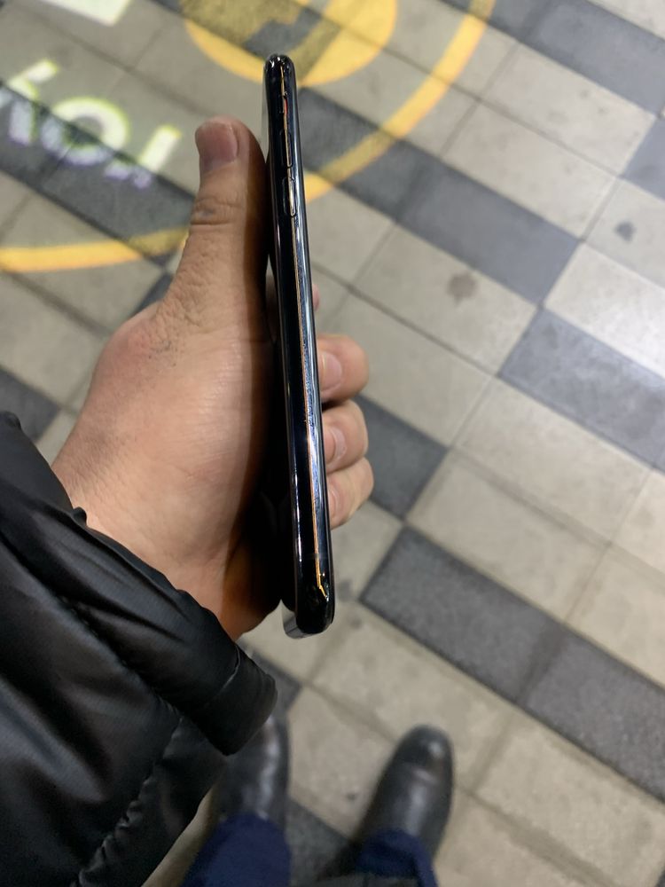 Iphoen X juda arjon bunaqa narxga topa olmaysiz pul zarilligi uchun