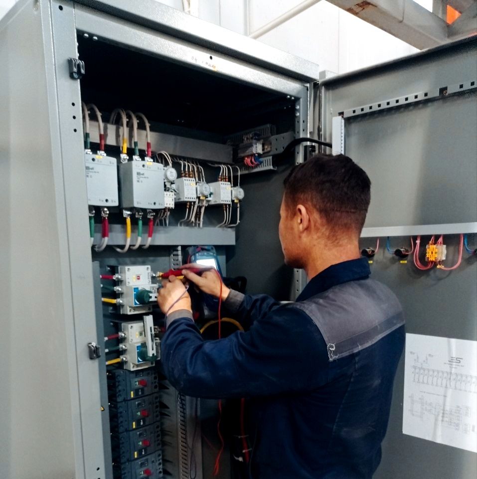 Elektrik 24/7 Промышленный электромонтиор – диагностика, ремонт, обслу
