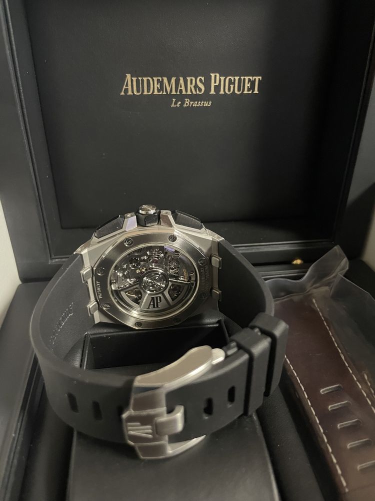 Часовник Audemars Piguet 43 Royal Oak Offshore Black Dial