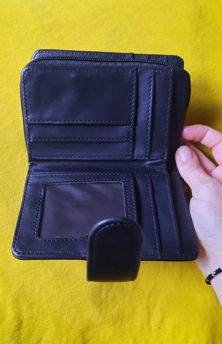 Portofel damă cu multiple compartimente de organizare