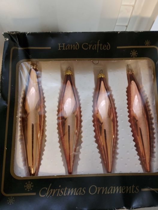 красиваКоледна декорация влакче и украса за елха