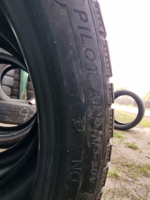 Anvelope 305/35R21 marca Michelin, DOT 2022, 5 mm