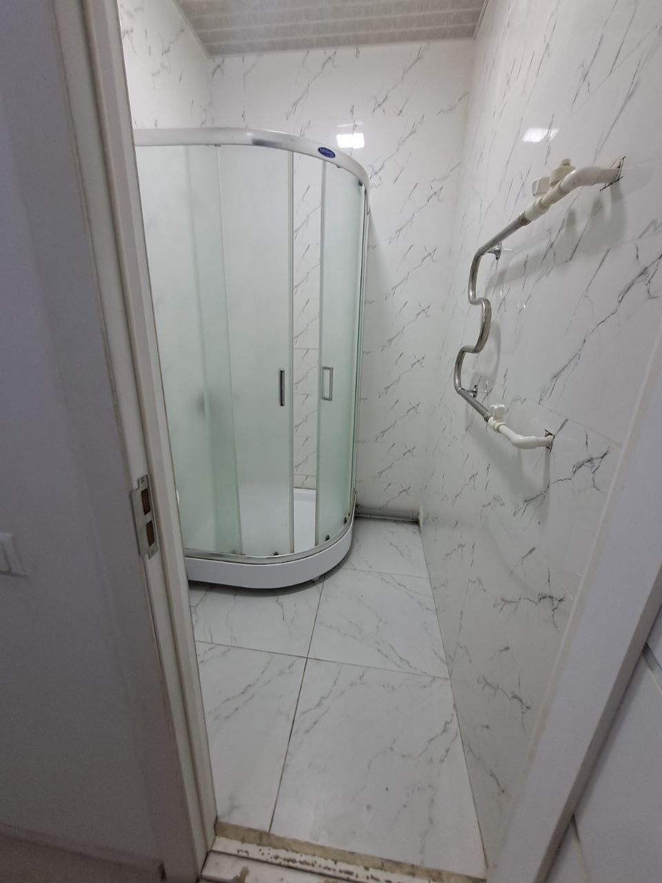 Срочно  квартира  сотилади 32.000$