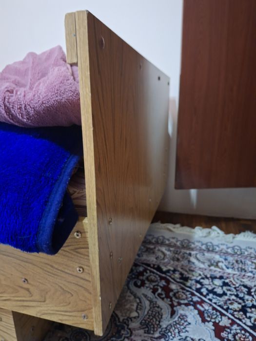 Кроват бир уриндикли