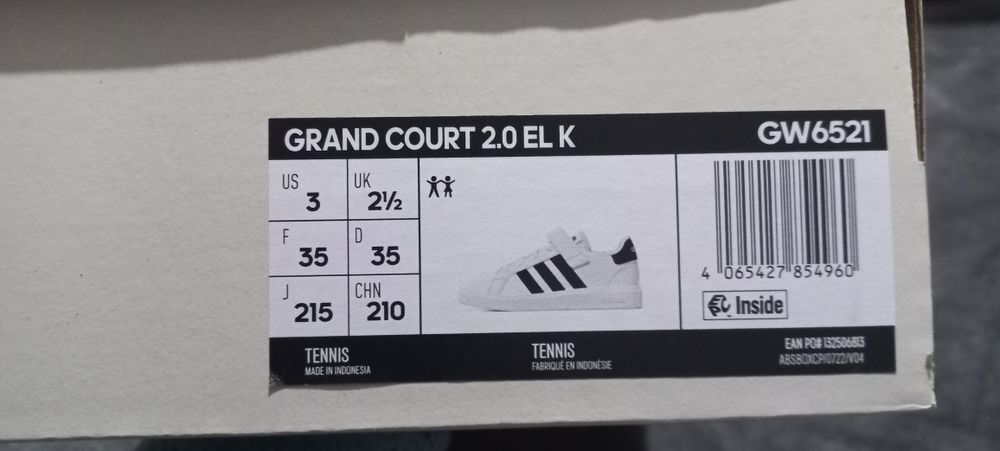 Vând adidași mărimea 35