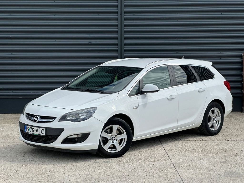 Opel Astra J Sports Tourer