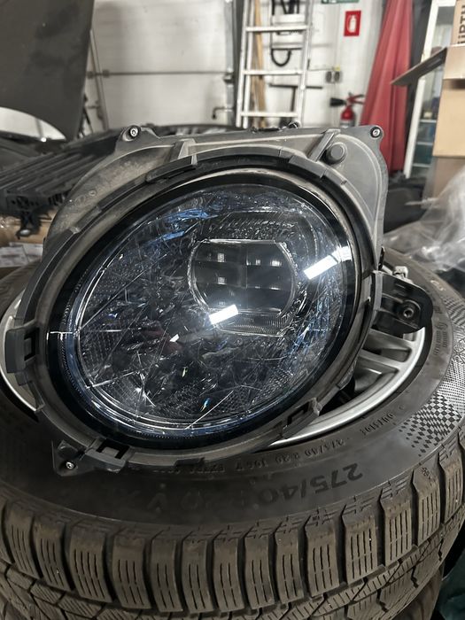 Far Bentley GT stanga