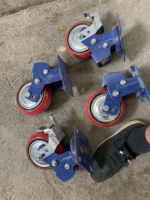 Kattaroq g'ildiraklar kuchli ikkita aylanuvchi ikkita statik