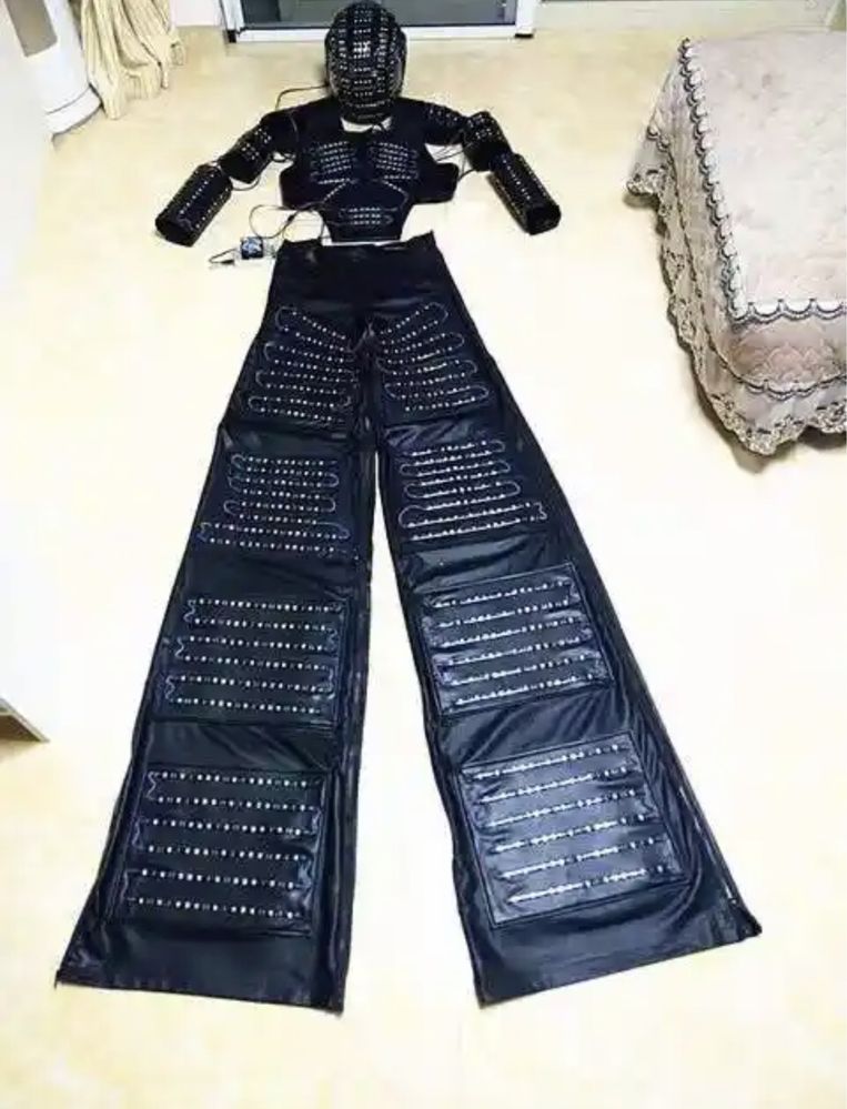 Costum Led robot UNIC in tara