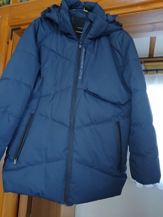 Мужской синий пуховик Finn flair лёгкий, качественный. 35 000т  новый