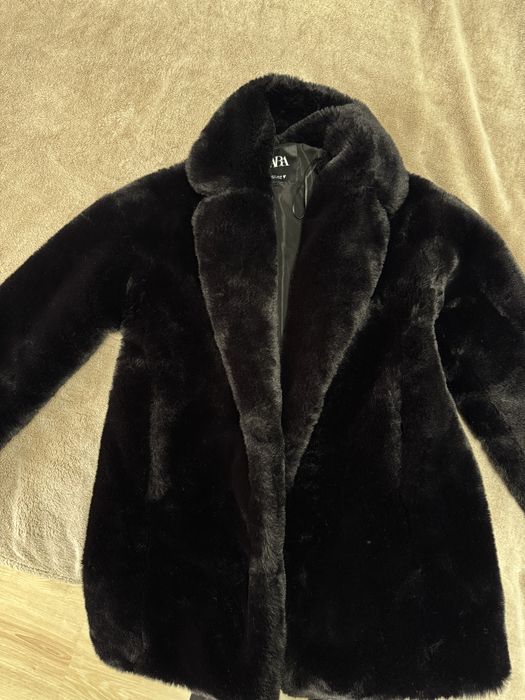 Палто с косми Zara