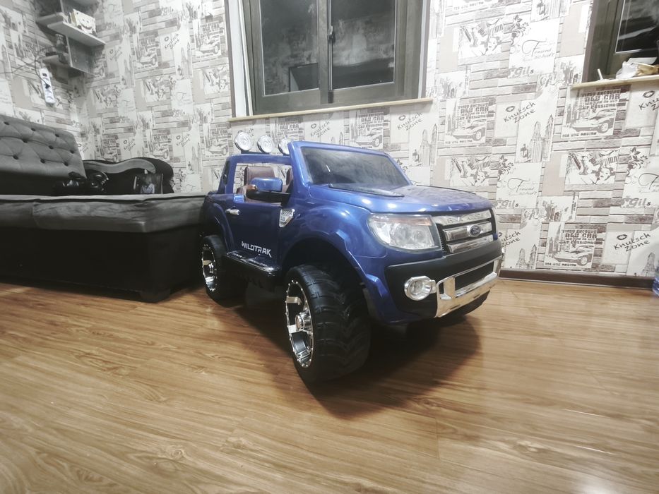 Электромобиль детский