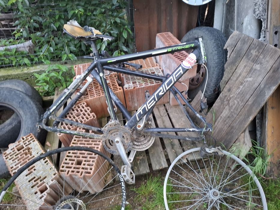 Se vand piese de bicicleta