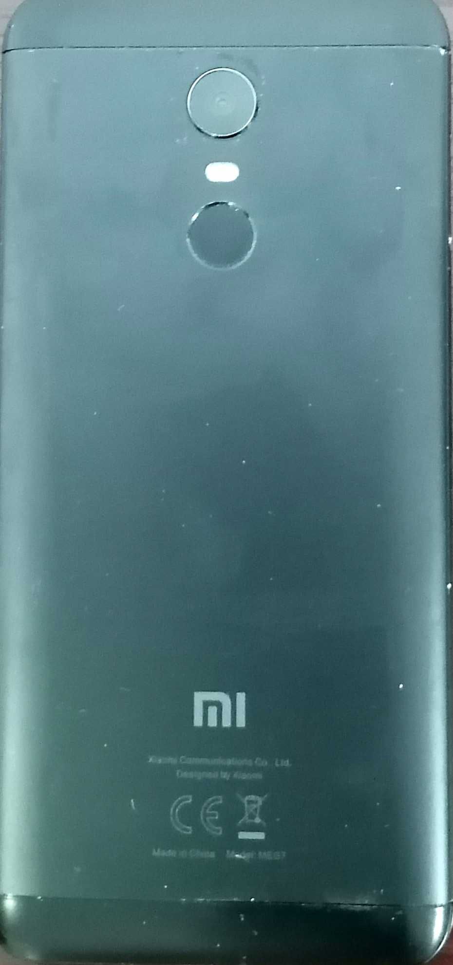 Продаю Xiaomi Redmi 5 plus black 3GB/32GB.