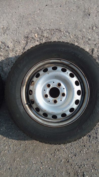 Продавам гуми с джанти за Mercedes Sprinter 15 цола