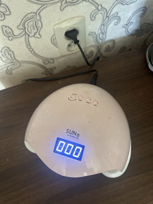 Лампа для сушки ногтей